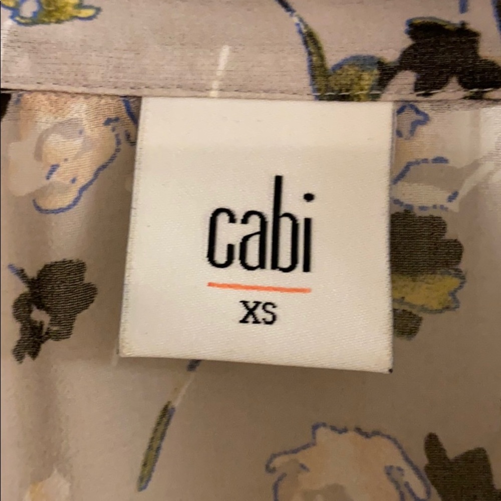CAbi XS gray floral button down 3/4 sleeve shirt. - Picture 3 of 8